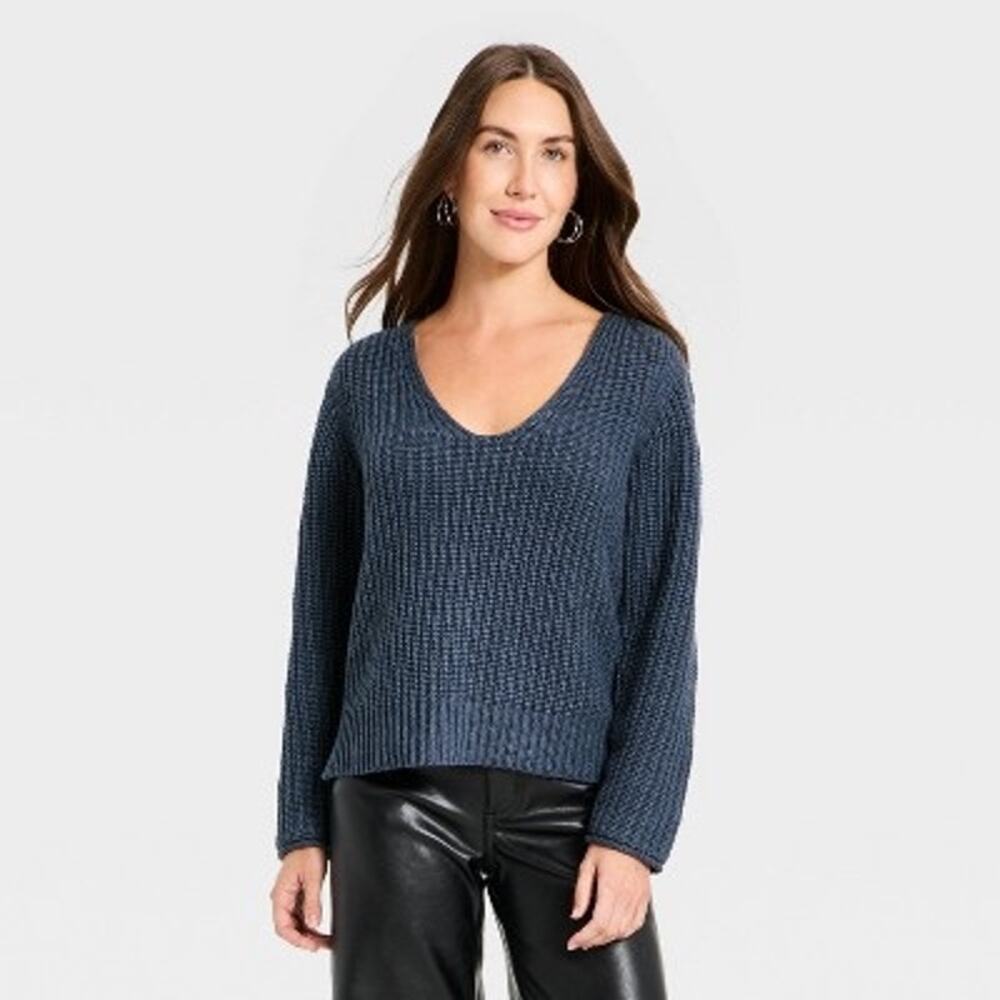 Universal Thread Wide VNeck Sweater